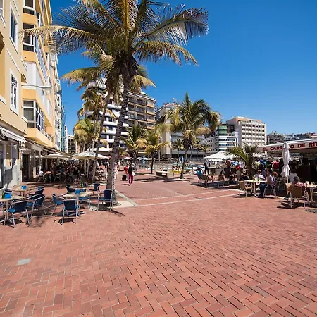 Seafront Las Canteras Beach 24